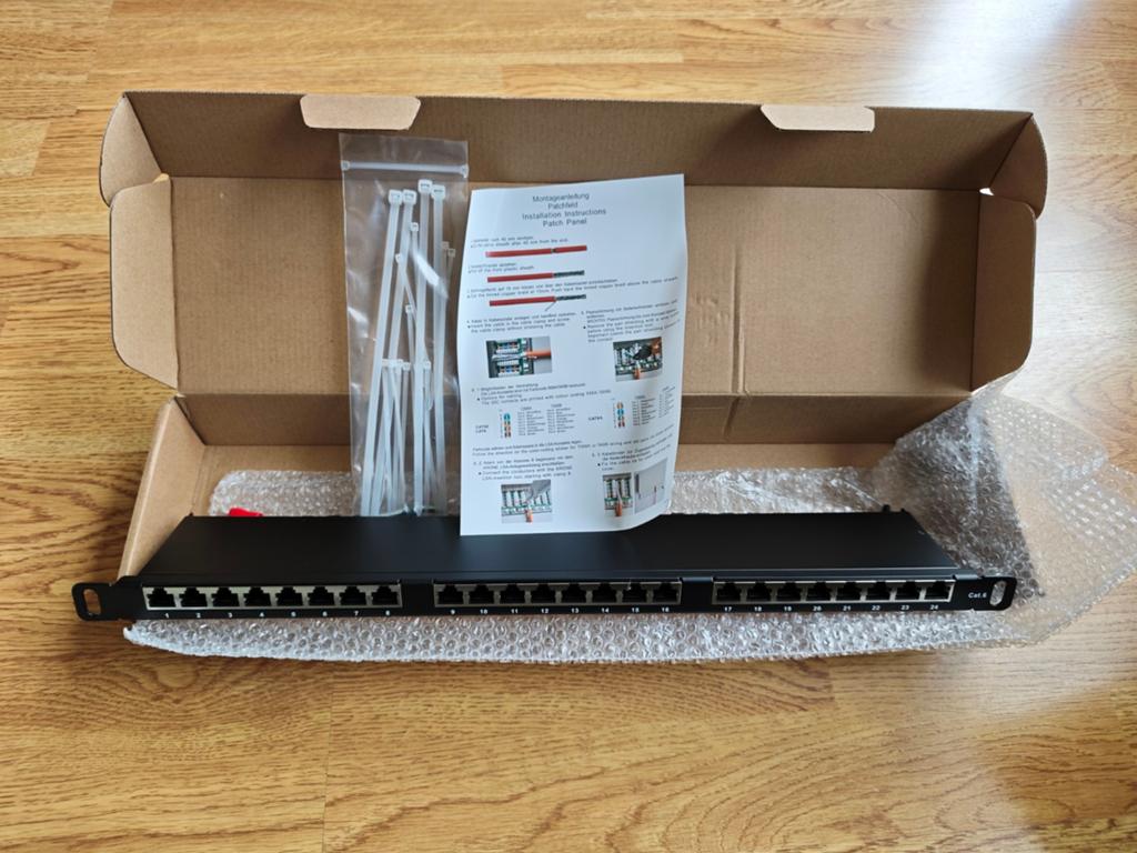 Nieuwe Cat6 0.5u 24 poorts patchpanelen, Ophalen of Verzenden, Nieuw