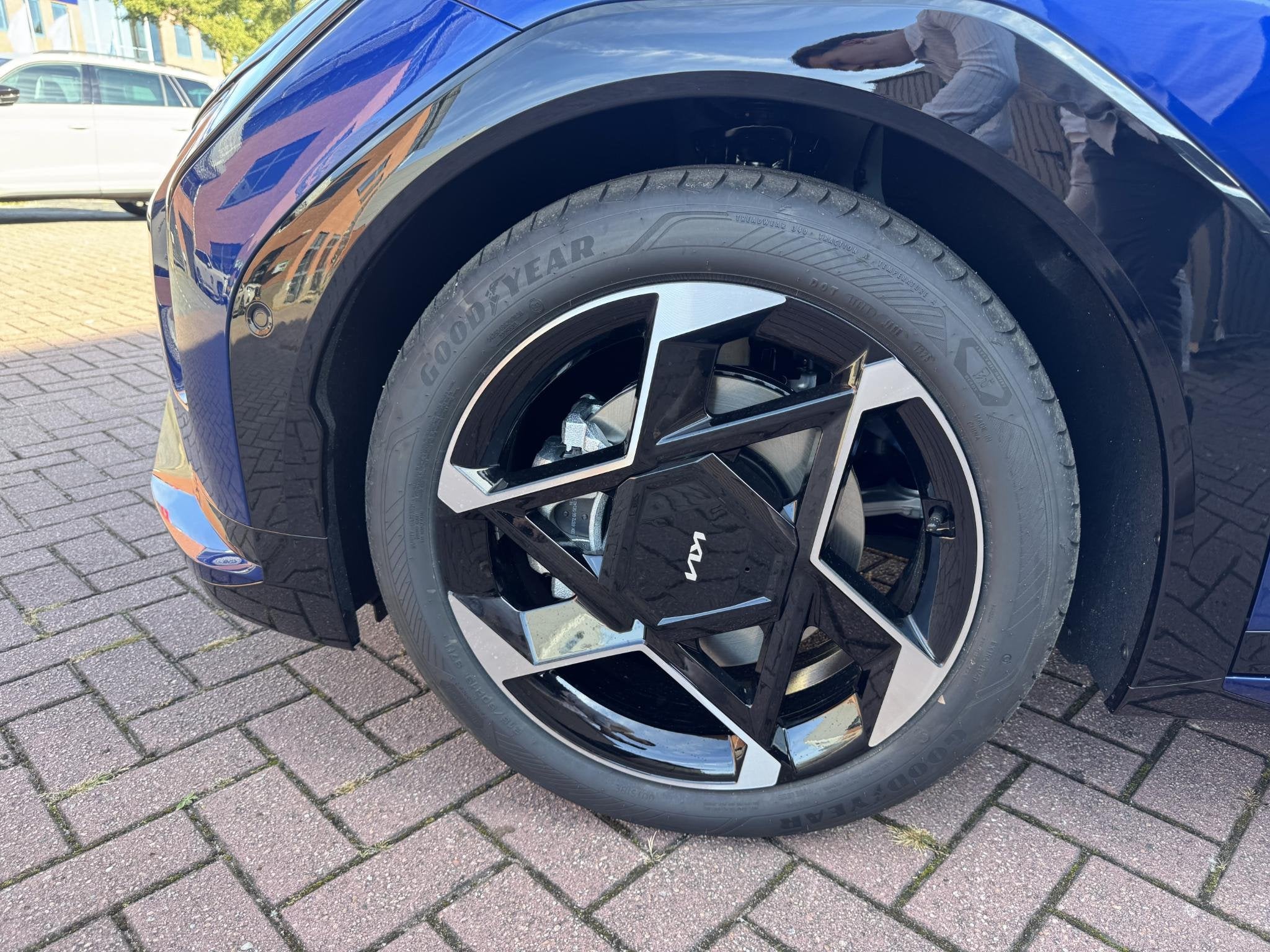 Kia EV4 Fastback GT-PlusLine 81.4 kWh Nu Beschikbaar voor Pr, Auto's, 81 kWh, 612 km, Parkeerassistent, Blauw