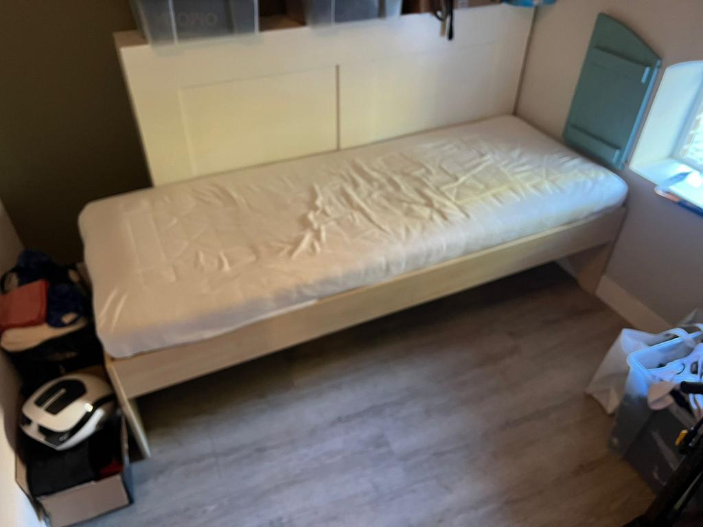 Eenpersoonsbed met lattenbodem en matras 70x190, Ophalen, Gebruikt, 190 cm of minder, Hout