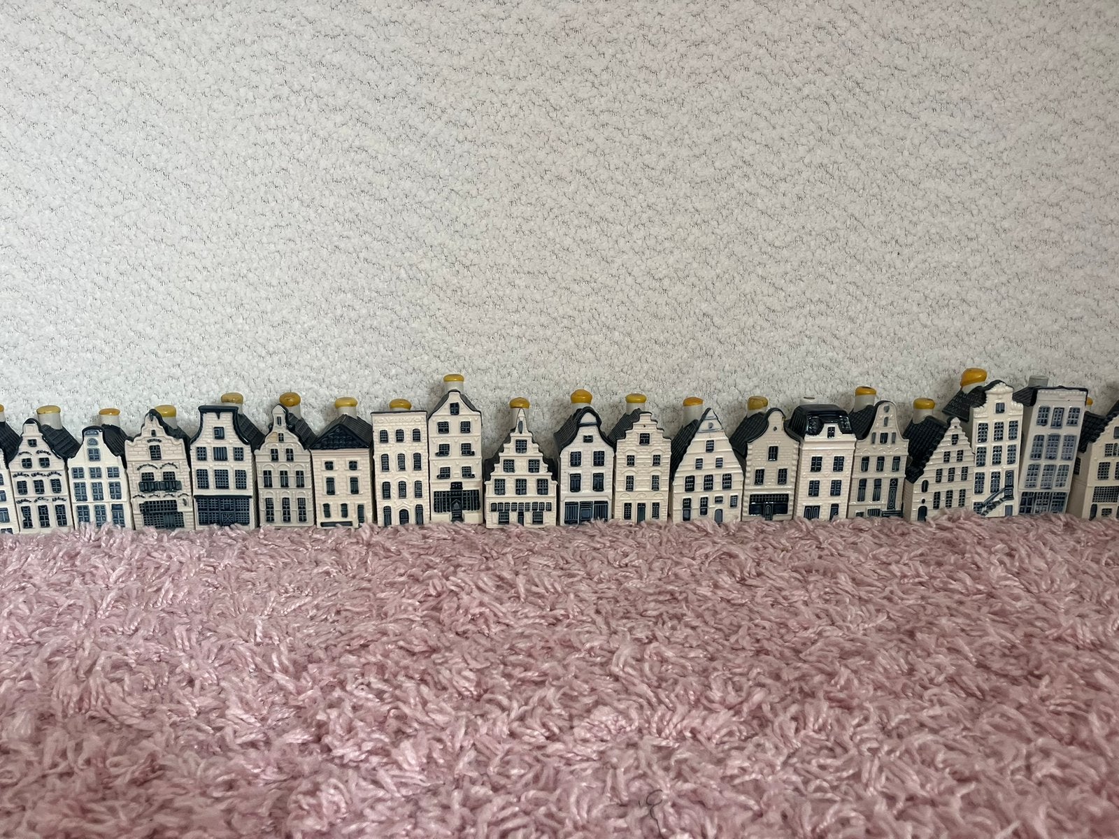 KLM Delfts Blauwe Huisjes – 45 verschillende (Rynbende), Verzamelen, KLM Huisjes, Ophalen of Verzenden, Gebruikt, 1 t/m 20