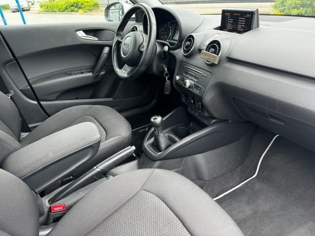 Audi A1 Sportback 1.0 TFSI 5deurs Advance S-Line Airco,Cruis, Voorwielaandrijving, Start-stop-systeem, Stof, 4 stoelen