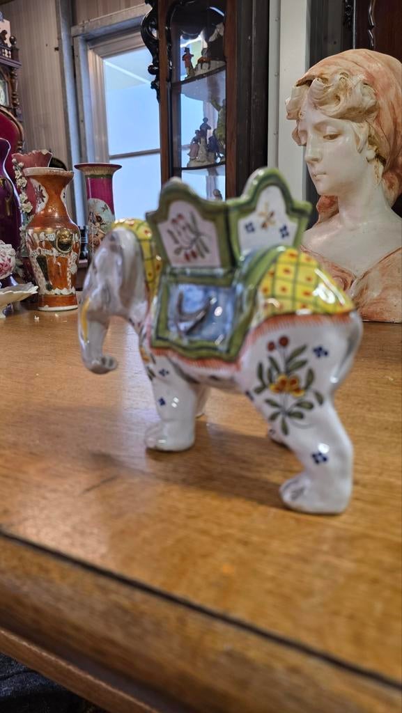 Antieke Franse Porseleinen Olifant, Antiek en Kunst, Antiek | Porselein, Ophalen of Verzenden