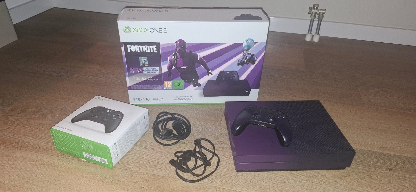 GEEN SKIN CODE! Xbox One S Fortnite Special Edition Console, Spelcomputers en Games, Spelcomputers | Xbox One, Gebruikt, Xbox One S