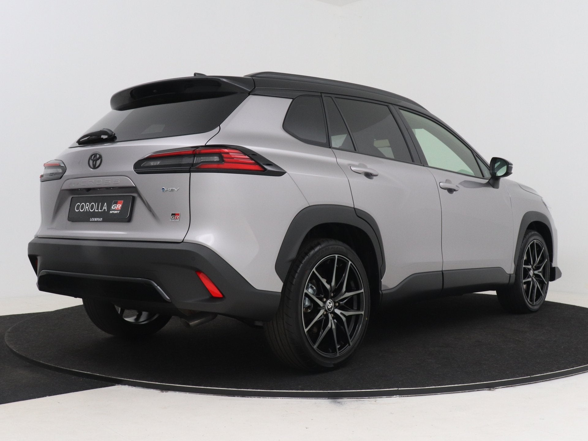 Toyota Corolla Cross Hybrid 180 GR Sport | LEVERBAAR VANAF D, Auto's, Toyota, 12 maanden, 1440 kg, Zwart, 4 cilinders