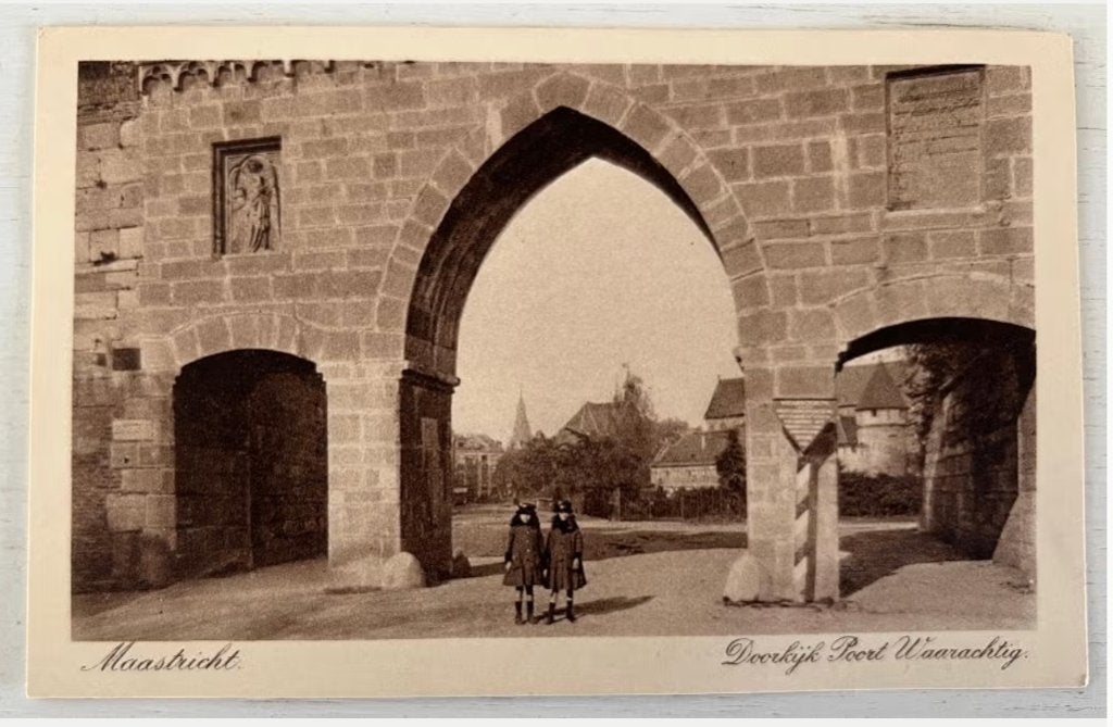 Oude Ansichtkaart - Maastricht - Doorkijk Poort Waarachtig, Ophalen of Verzenden, Voor 1920, Ongelopen, Limburg