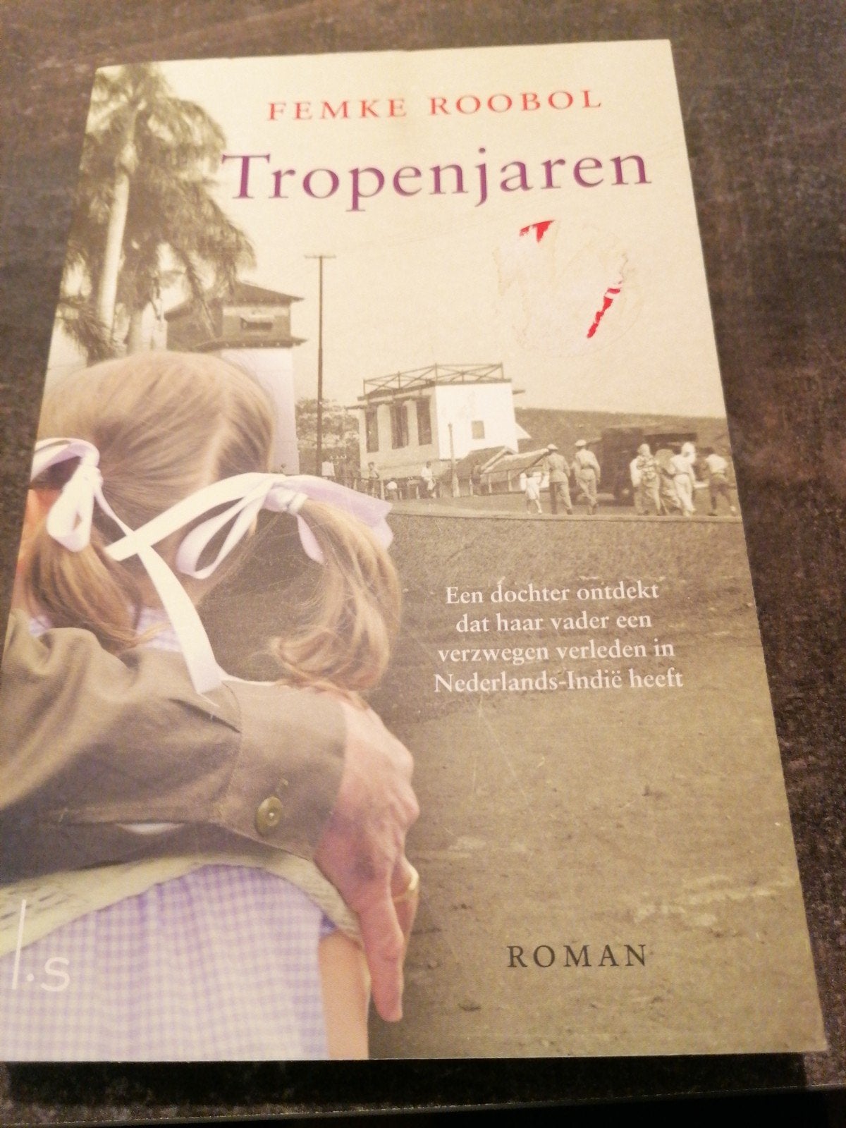 Tropenjaren - Femke Roobol, Gelezen, Ophalen of Verzenden, Nederland, Femke Roobol