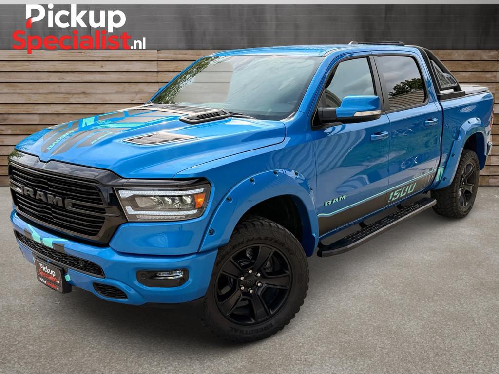 Dodge Ram 1500 5.7 V8 4x4 Crew Cab Laramie VERHOOGD , SPACER, Auto's, Dodge, Automaat, Gebruikt, 5654 cc, Blauw