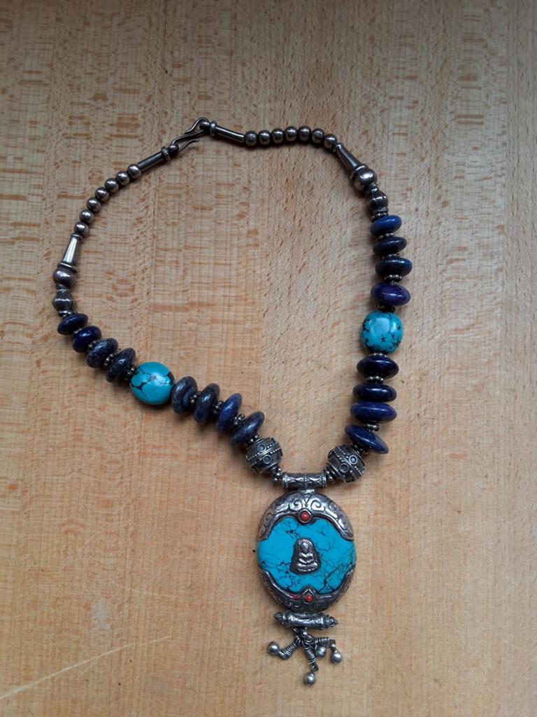 Unieke Tibetaanse ketting met turkoois en Boeddha, Blauw, Ophalen of Verzenden, Zo goed als nieuw, Met edelsteen