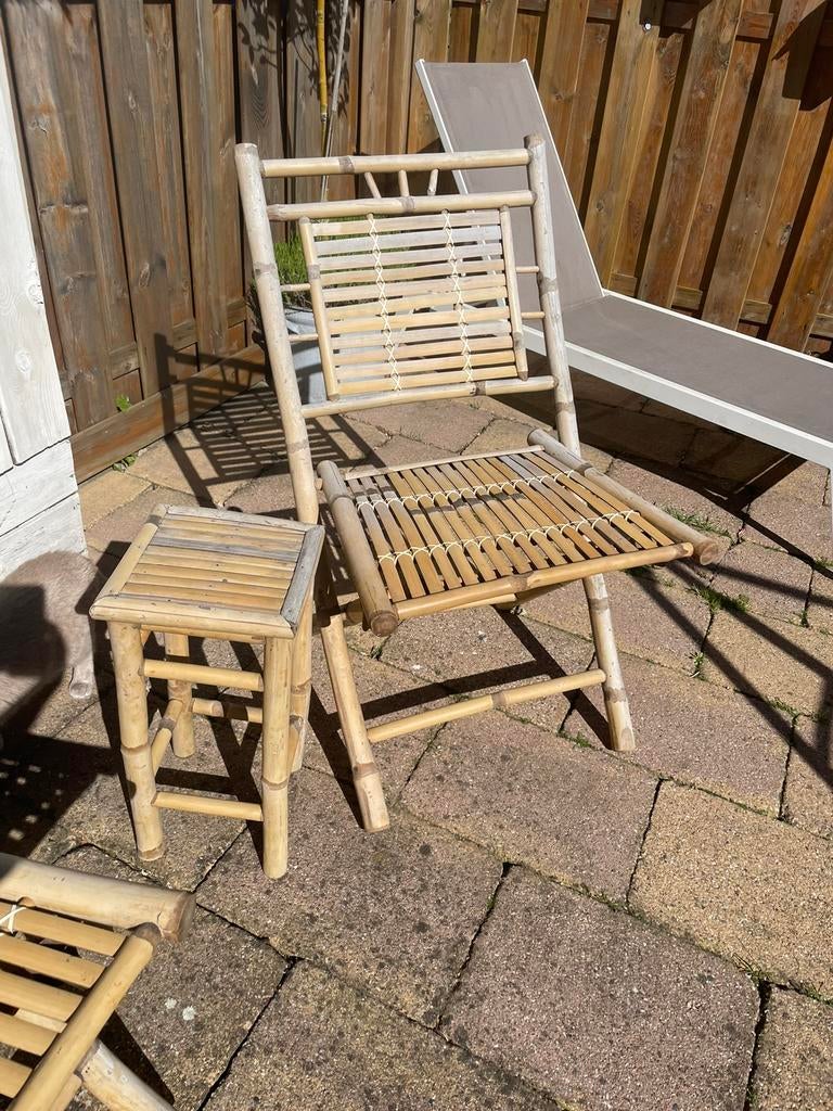 Opvouwbare bamboe klapstoelen met bijzet kruk/tafeltje, Ophalen, Zo goed als nieuw, Rotan, Inklapbaar