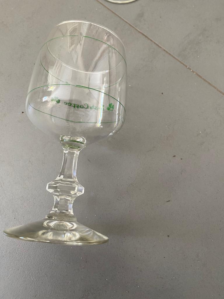 6 Irish Coffee glazen op sierlijke voet, Verzamelen, Glas en Borrelglaasjes, Ophalen of Verzenden, Zo goed als nieuw, Overige typen