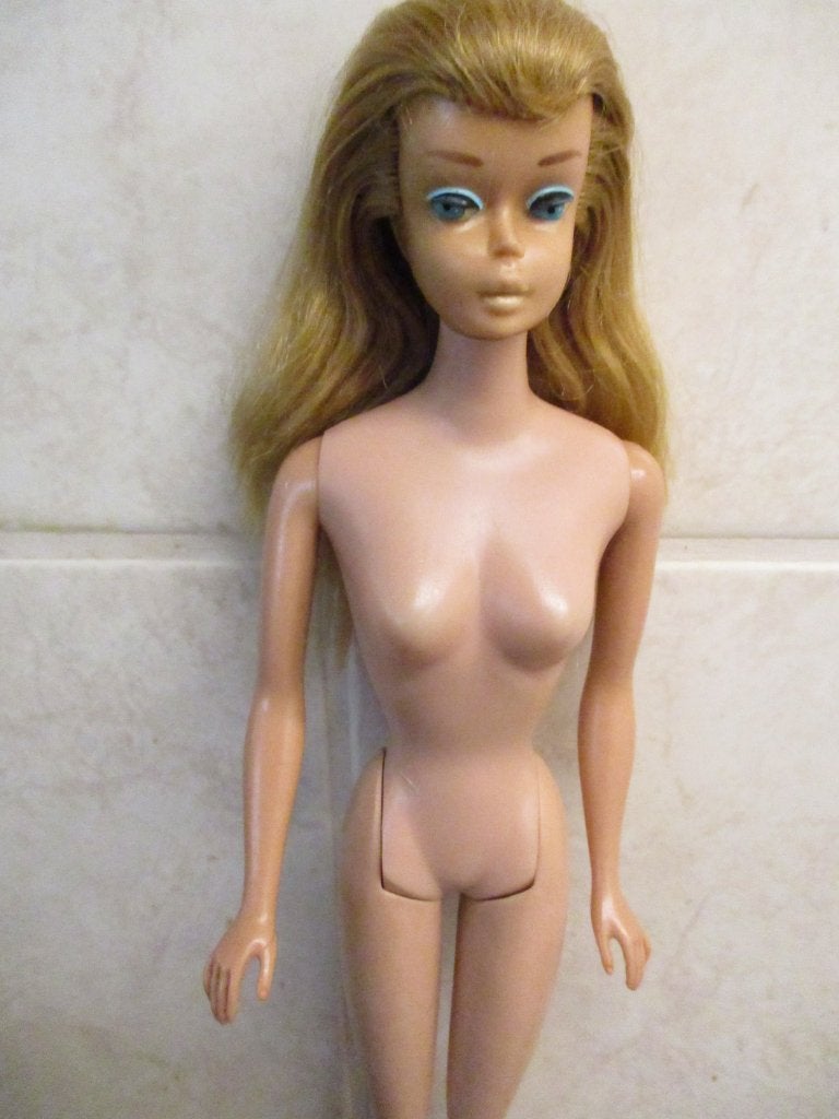 VINTAGE BARBIE SWIRL PONYTAIL, Verzamelen, Poppen, Verzenden, Gebruikt, Fashion Doll