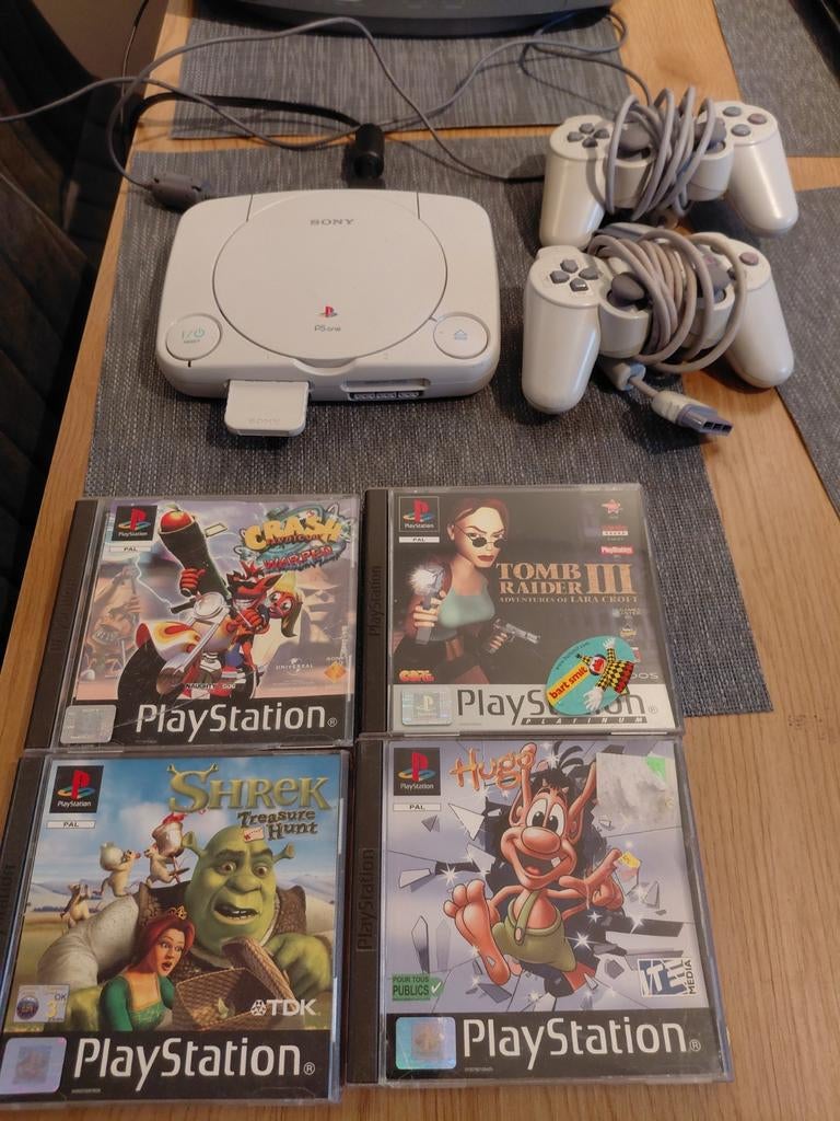 PlayStation 1 Console met 2 controllers en 4 games, Ophalen, Gebruikt, Met 2 controllers, Met games
