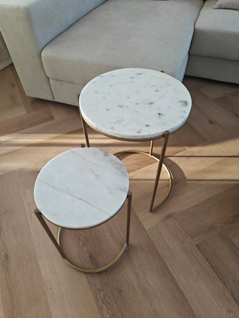 Set van 2 marmeren bijzettafels – goud metalen frame, Ophalen, Minder dan 45 cm, Minder dan 55 cm, Metaal of Aluminium