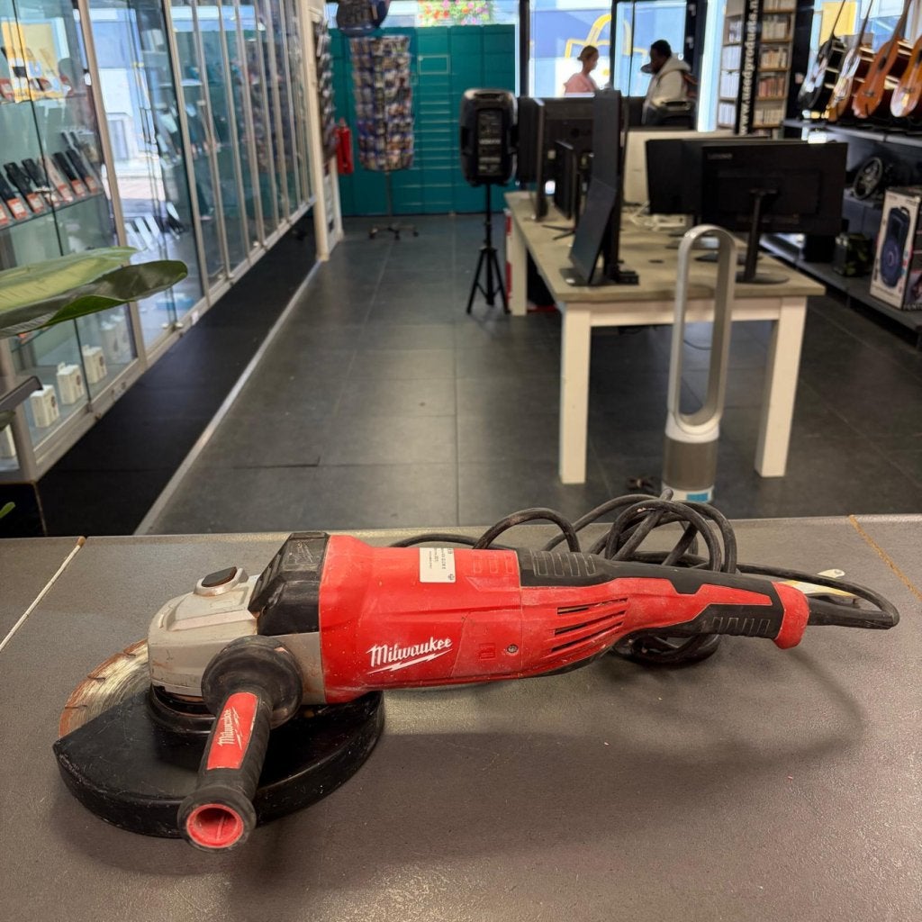 Milwaukee AGV 22-230 E Slijpmachine (2021), Doe-het-zelf en Verbouw, Milwaukee, Zo goed als nieuw, Support@milwaukee.com, Milwaukee Electric Tool Corporation, 13135 W. 
Lisbon Road, Brookfield, WI 53005
USA