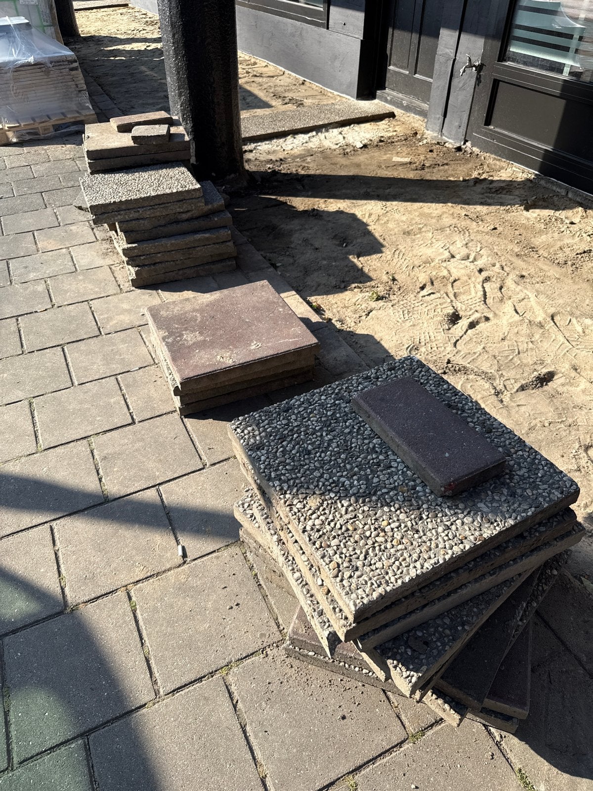 Circa 70m2 grindtegels gratis af te halen, Ophalen, Gebruikt, 10 m² of meer, Grind