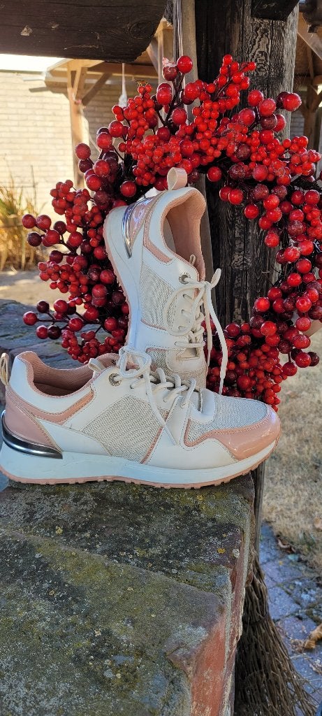Stevige sneaker wit roze maat 40 zgan, Wit, Ophalen of Verzenden, Sneakers of Gympen, Zo goed als nieuw