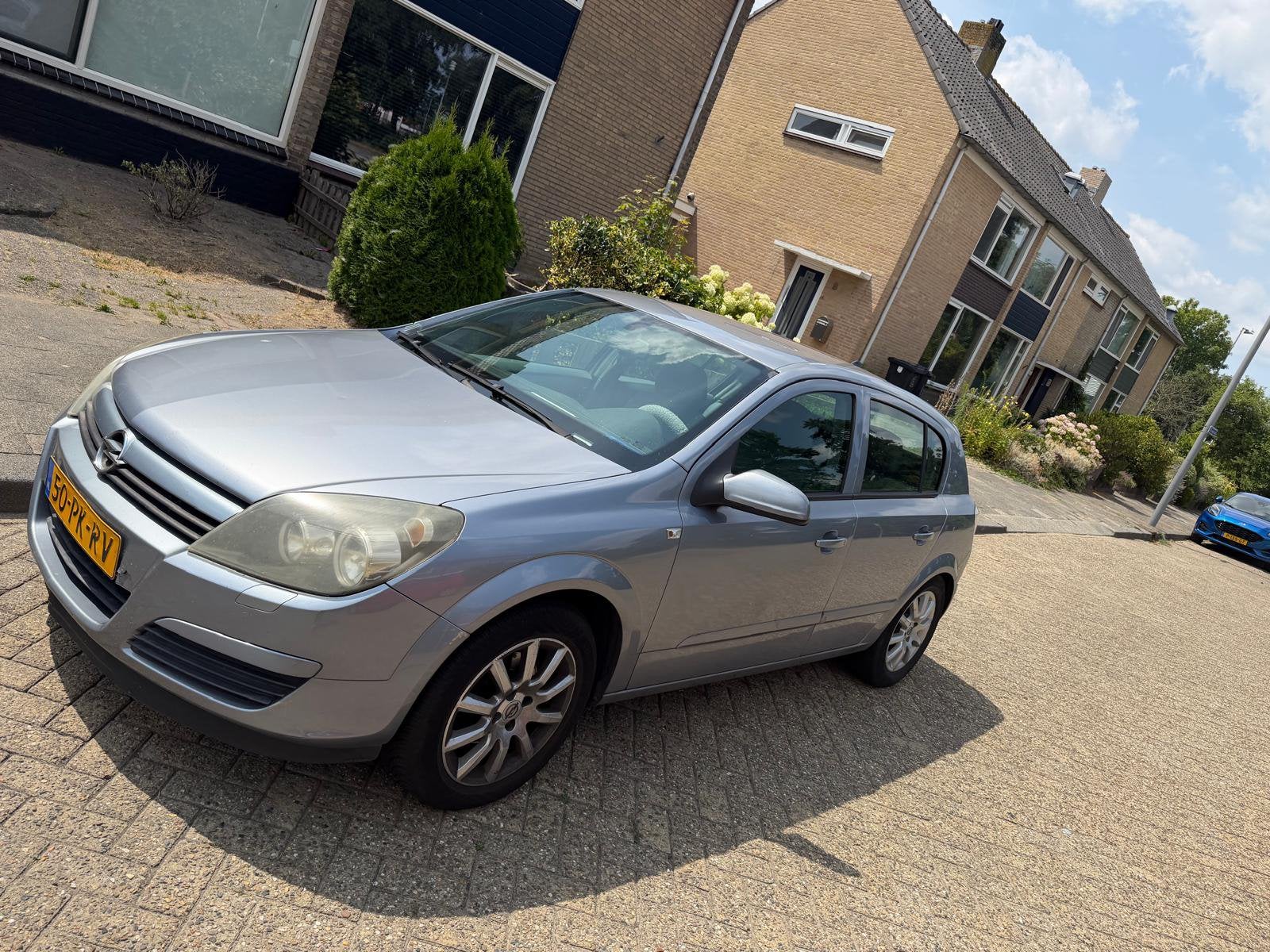 Opel Astra 1.6 16V 77KW 5D AUT 2004 Grijs, Auto's, 15 km/l, 4 cilinders, 1165 kg, Origineel Nederlands