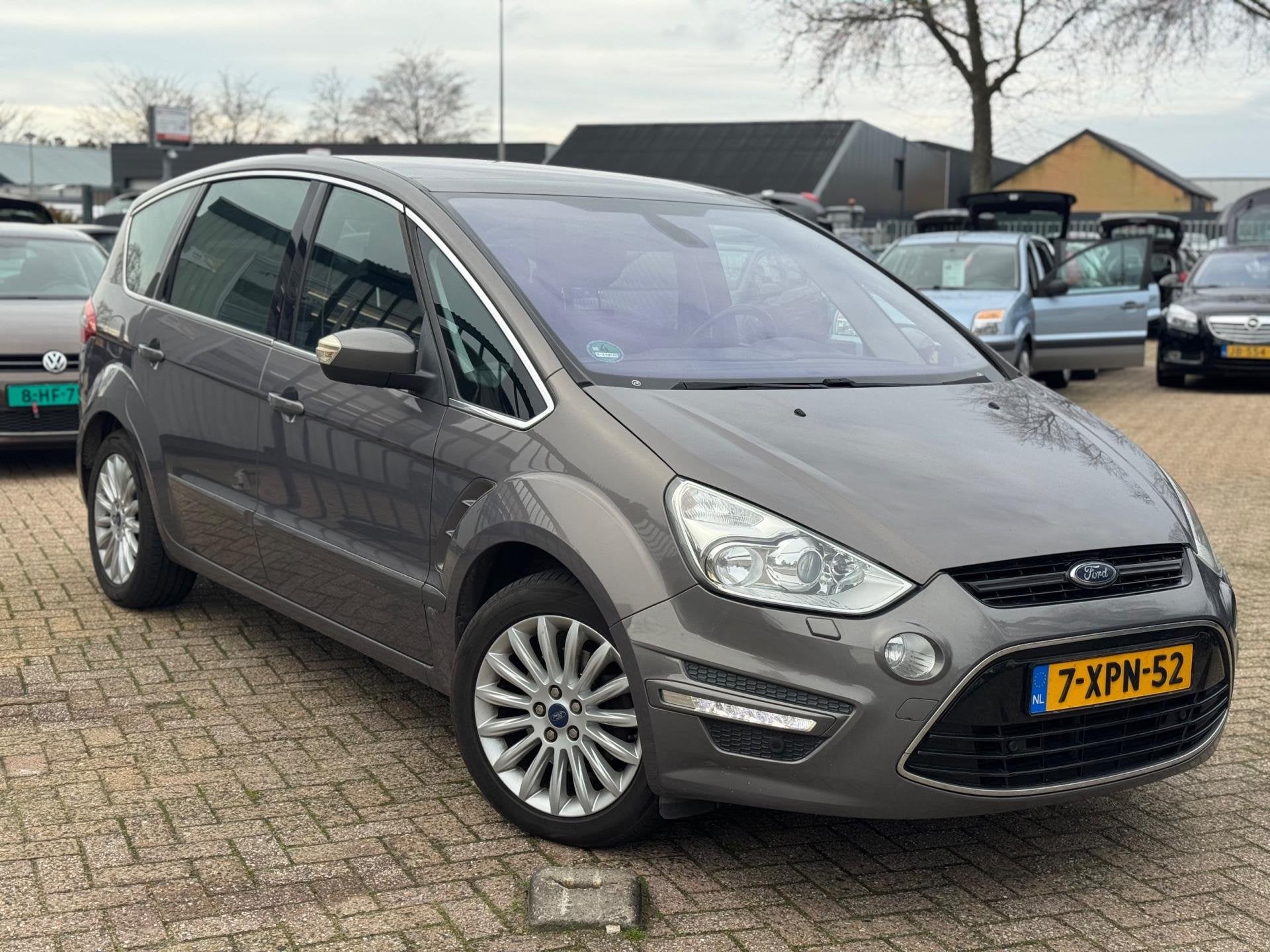 Ford S-Max 1.6 EcoBoost Titanium 7p. NAVI PANORAMA DAK CAMER, Auto's, Ford, Voorwielaandrijving, Gebruikt, 4 cilinders, Bruin