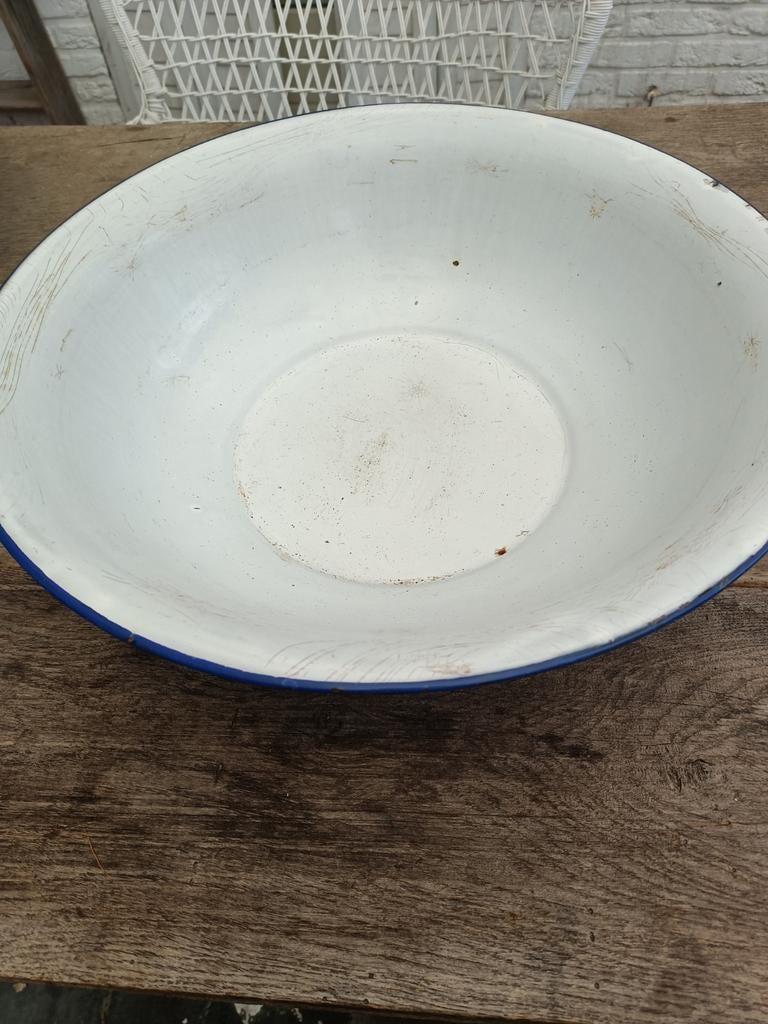 Brocante emaille grote schaal (hemelswit met brocante), Eén persoon