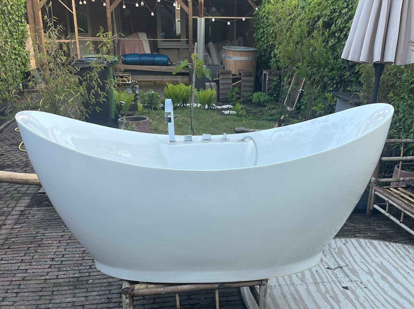 Vrijstaand ligbad 170 cm - Modern design, Ophalen, Zo goed als nieuw, Met bad