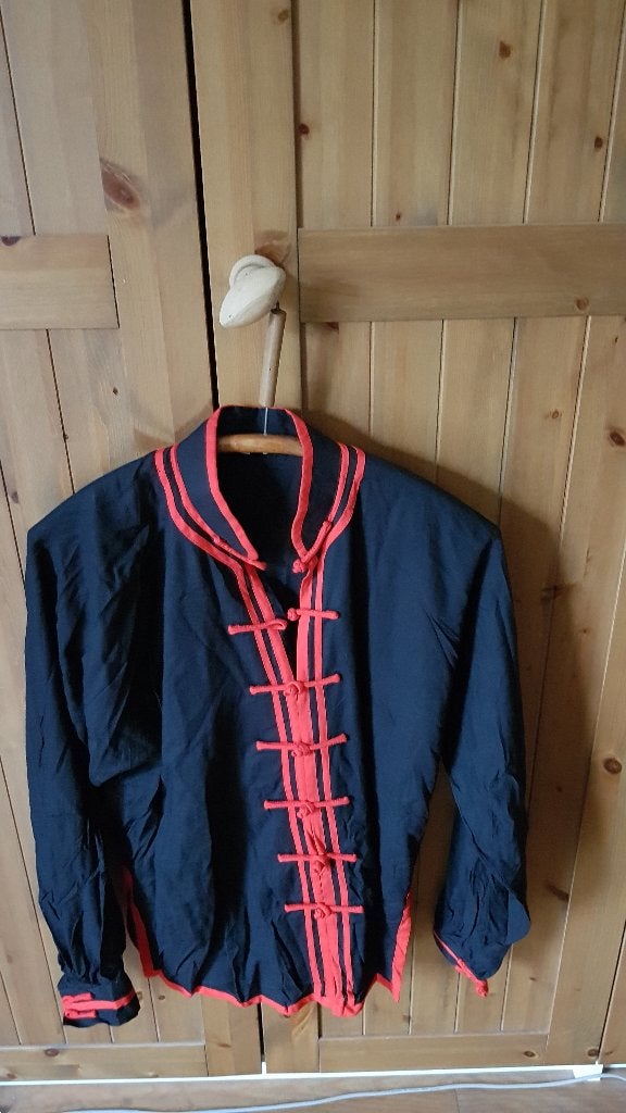 Zwart Chinees blousje met rode bies, maat L, Ophalen of Verzenden, Gedragen, Maat 42/44 (L), Zwart