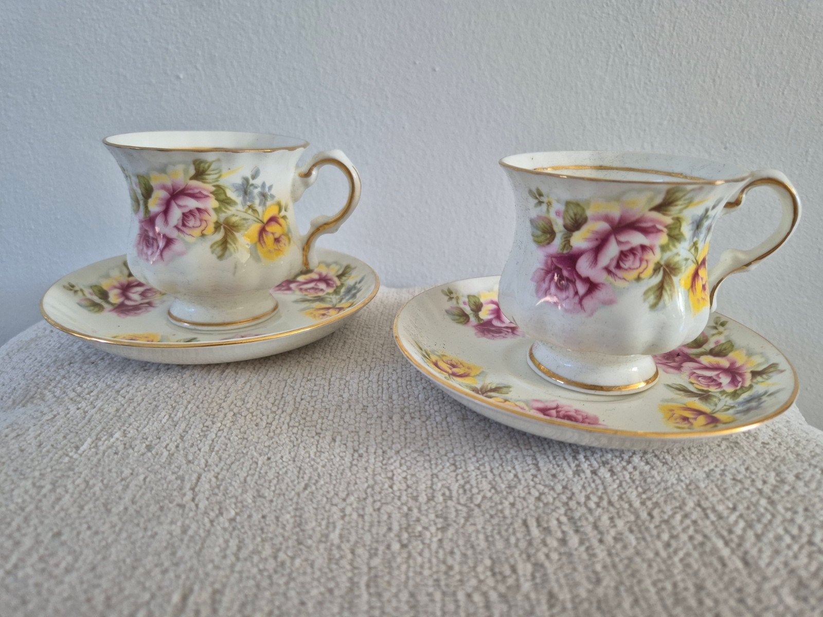 Balmoral Castle Bone China Kop en Schotel Set (2), Antiek en Kunst, Antiek | Servies los, Ophalen of Verzenden