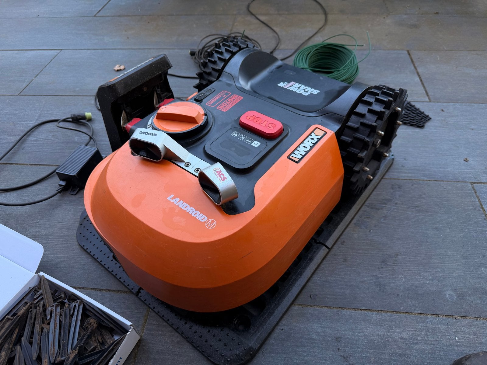 Worx Landroid M500 WiFi robotmaaier met accessoires, Ophalen, Cirkelmaaier, Gebruikt, Accu-grasmaaier