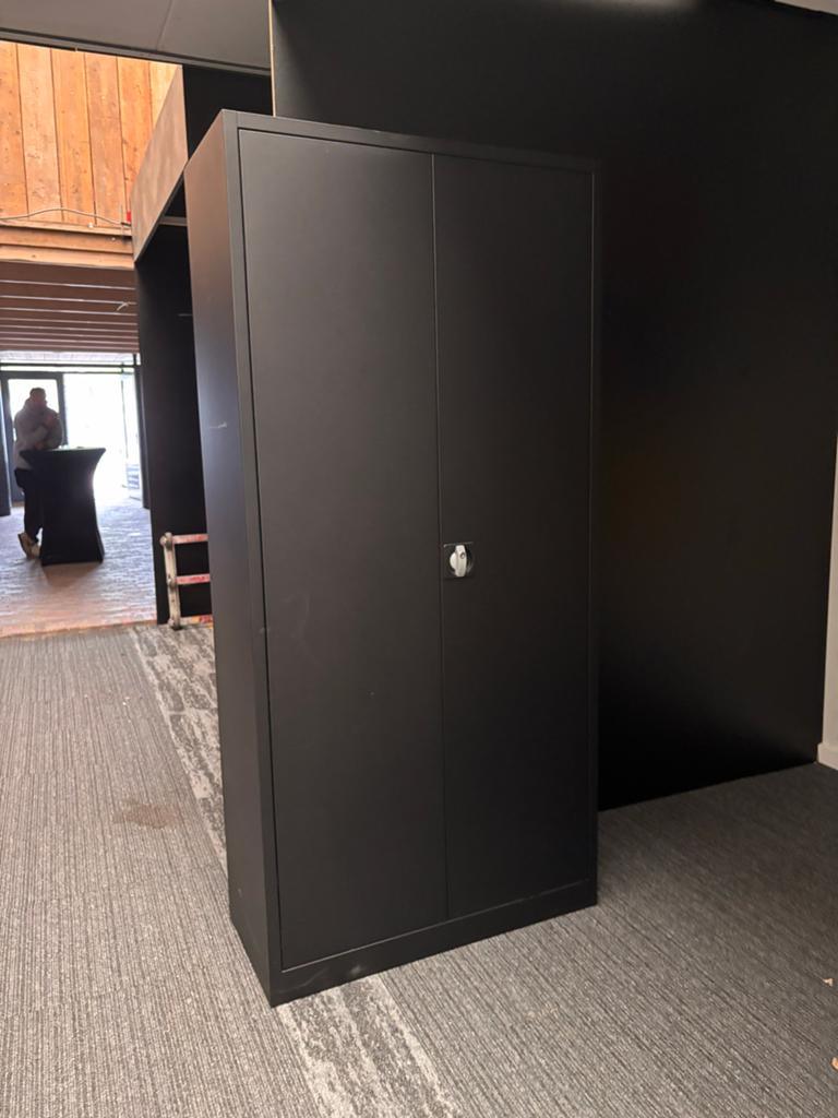 Stalen kast showroom model - Zo goed als nieuw, Ophalen, Zo goed als nieuw
