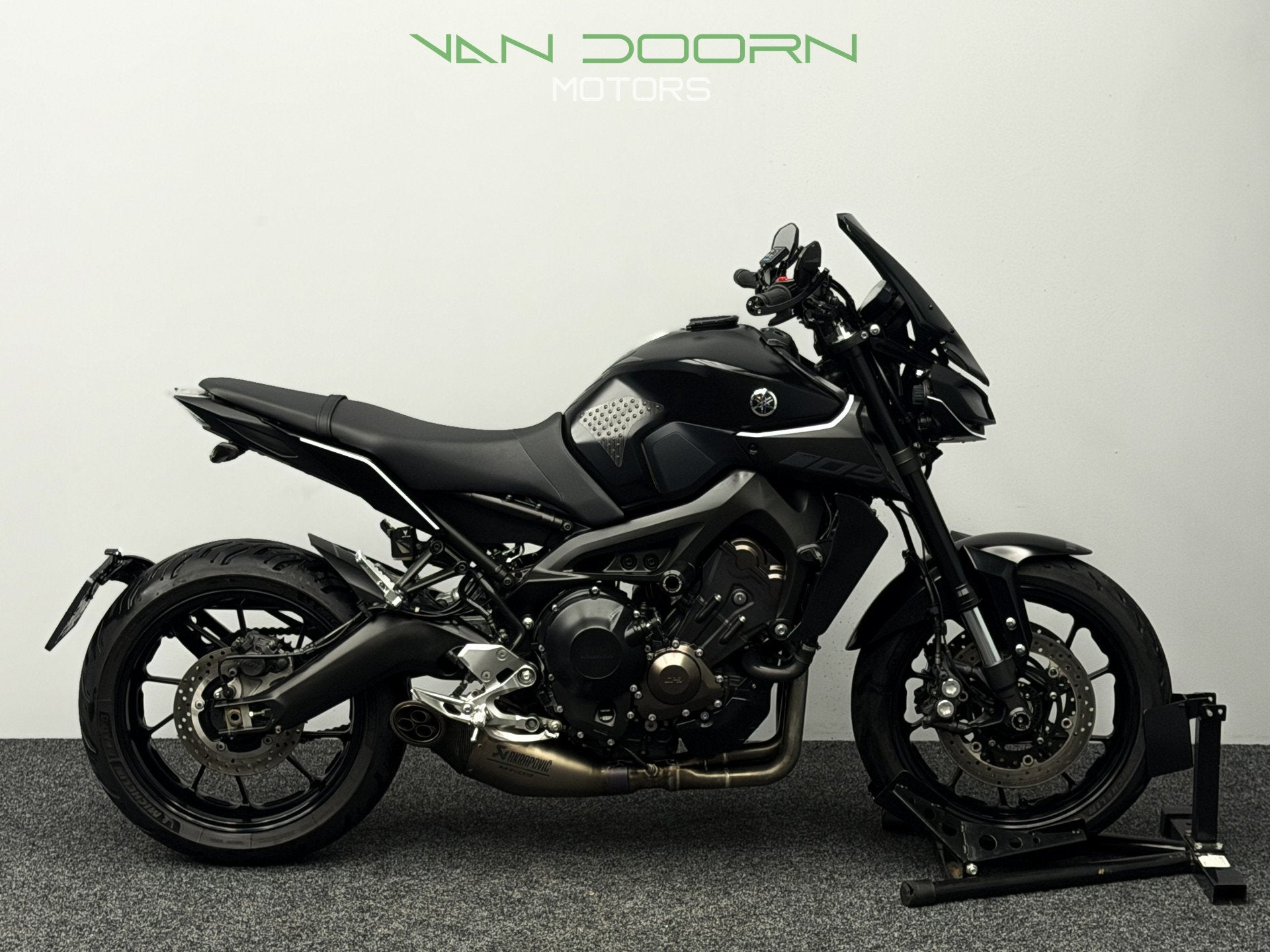 Yamaha MT-09 ABS | NL | Akrapovic | Full option! | QS | MT 0, Info@vandoornmotors.nl, Kraaivenstraat 23-5
5048AB  TILBURG, NL