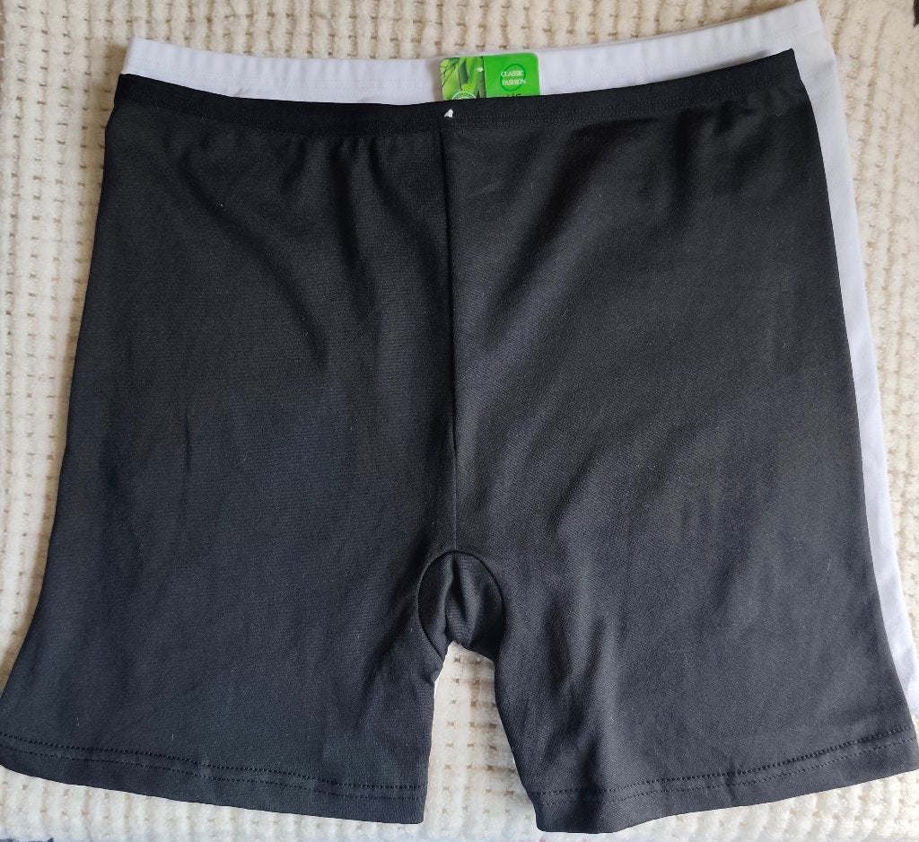 Bamboe short – maat M/L – €3, Kleding | Dames, Verzenden, Overige kleuren, Broekje of Short