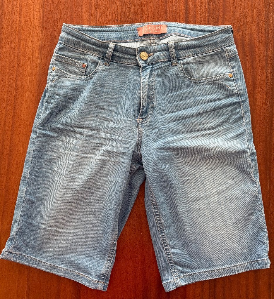 Korte spijkerbroek Parami maat 38, Kleding | Dames, Ophalen of Verzenden, Zo goed als nieuw, Blauw, W30 - W32 (confectie 38/40)