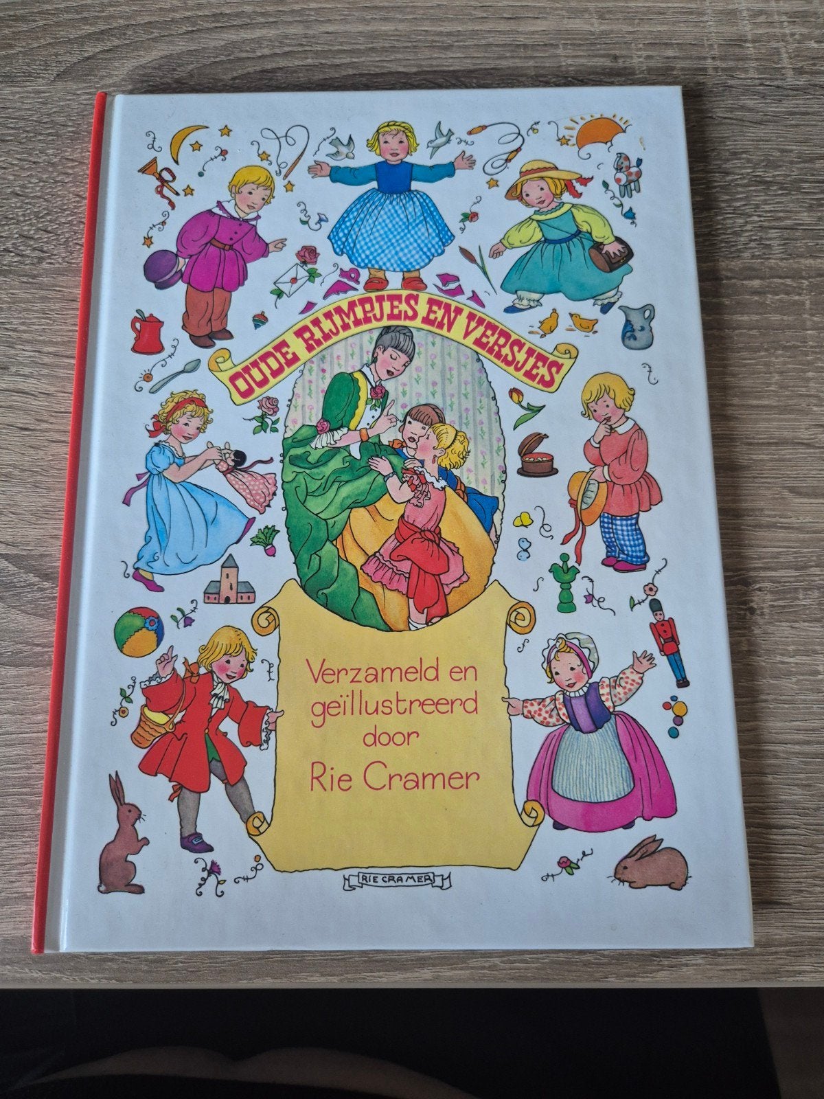 Oude Rijmpjes en Versjes - Rie Cramer (Zo goed als nieuw), Ophalen of Verzenden, Zo goed als nieuw, Rie Cramer, Sprookjes