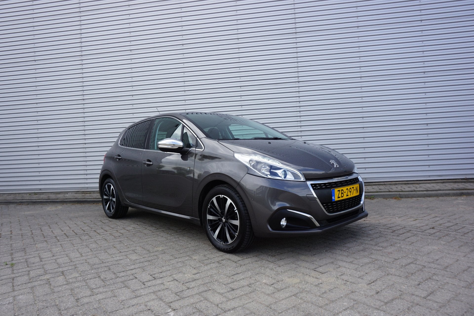 Peugeot 208 1.2 PureTech Tech Edition Climate / Navi / Cruis, Auto's, Voorwielaandrijving, Stof, Gebruikt, Euro 6