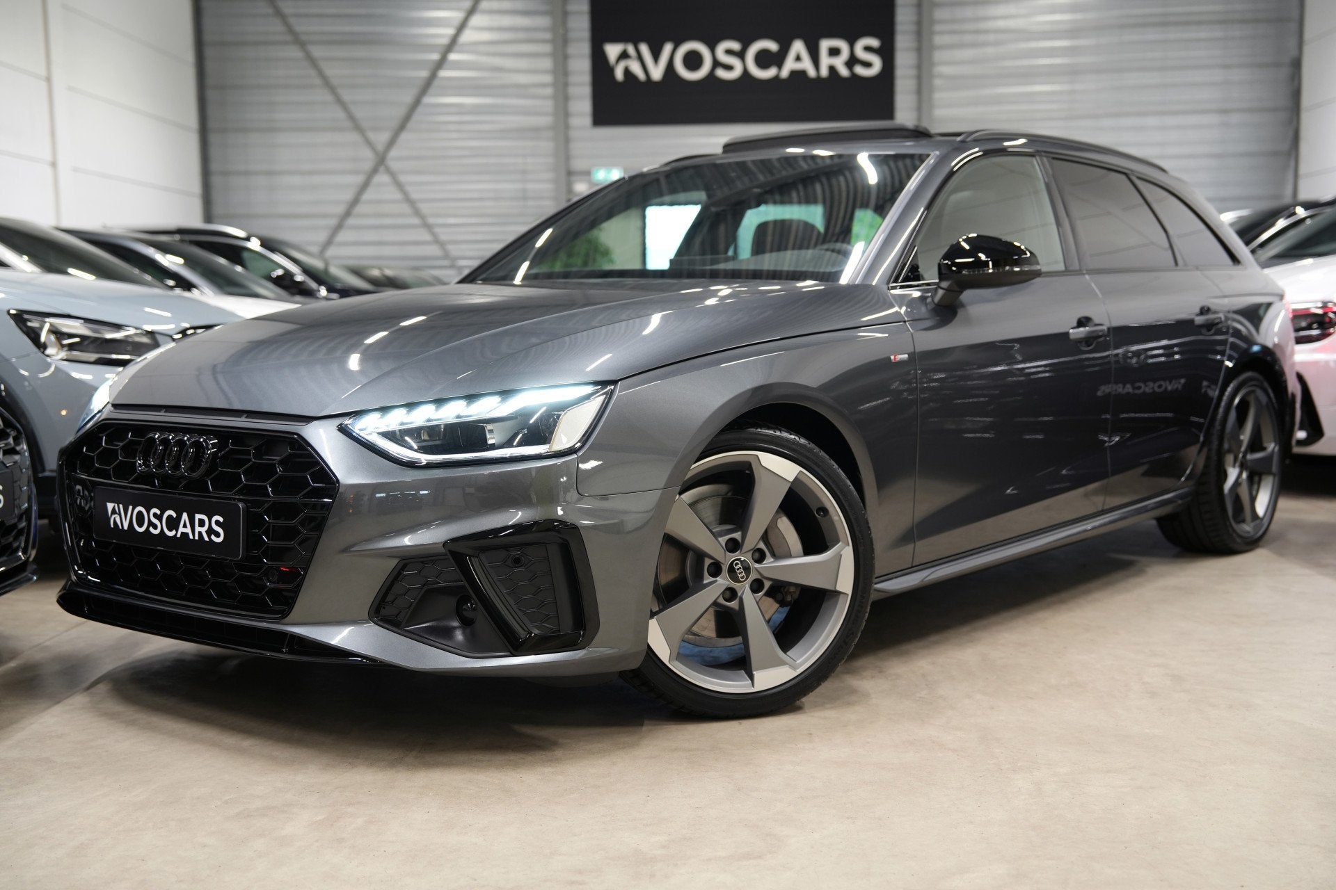 Audi A4 Avant 40 TFSI S Edition * Trekhaak - Pano - ACC - Bl, Dealer onderhouden, Gebruikt, 4 cilinders, A4