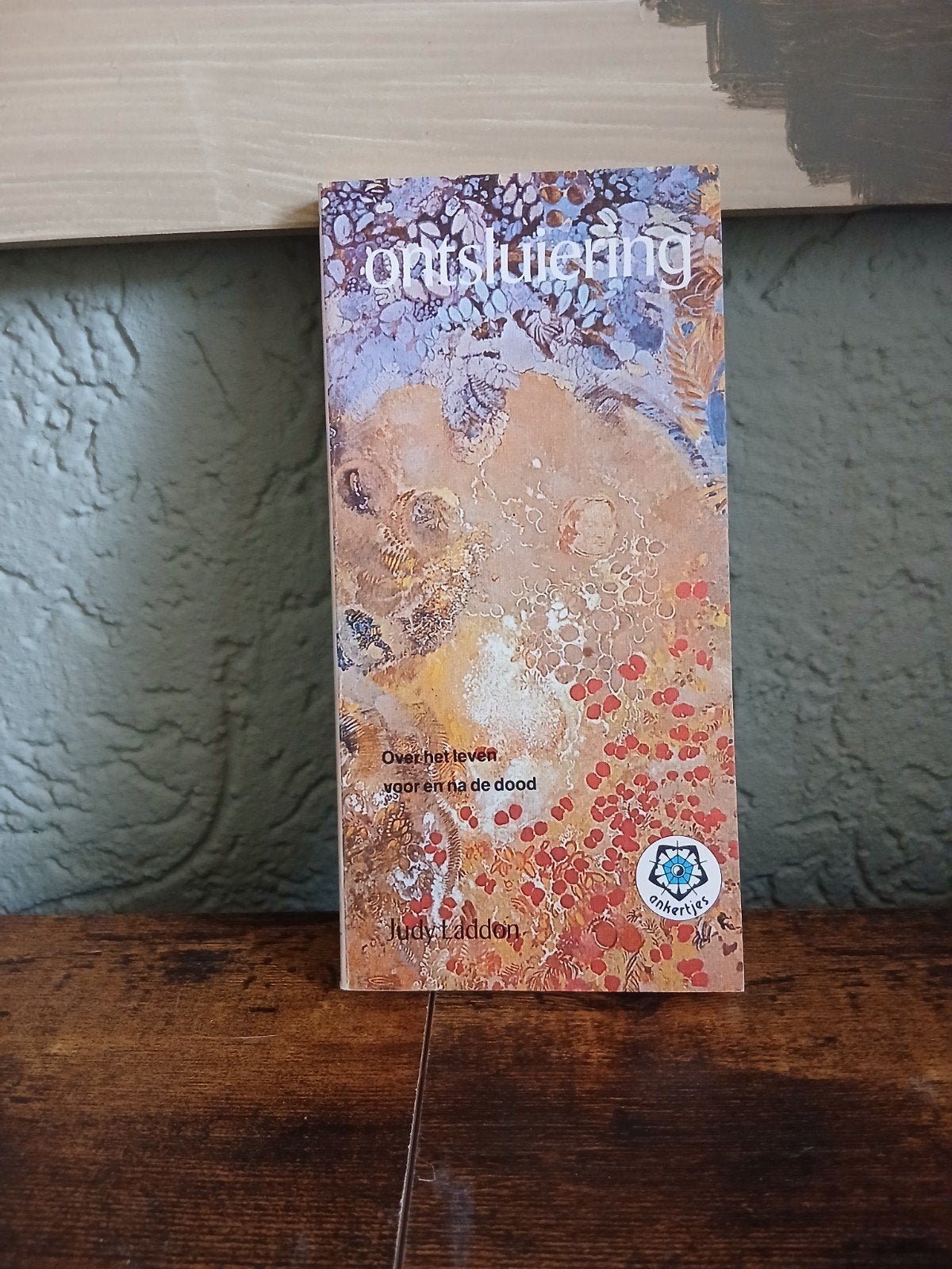 Ontsluiering: Over het leven voor en na de dood, Ophalen of Verzenden, Zo goed als nieuw, Ziel of Sterfelijkheid, Achtergrond en Informatie