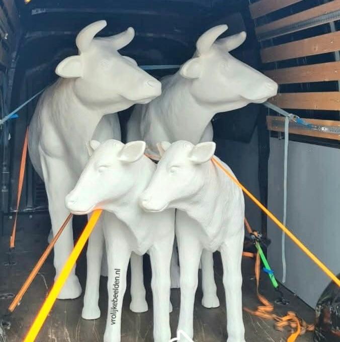 Groot koe beeld, polyester koeien en XL tuinbeelden, Tuin en Terras, Tuinbeelden, Ophalen, Nieuw, Kunststof, Dierenbeeld