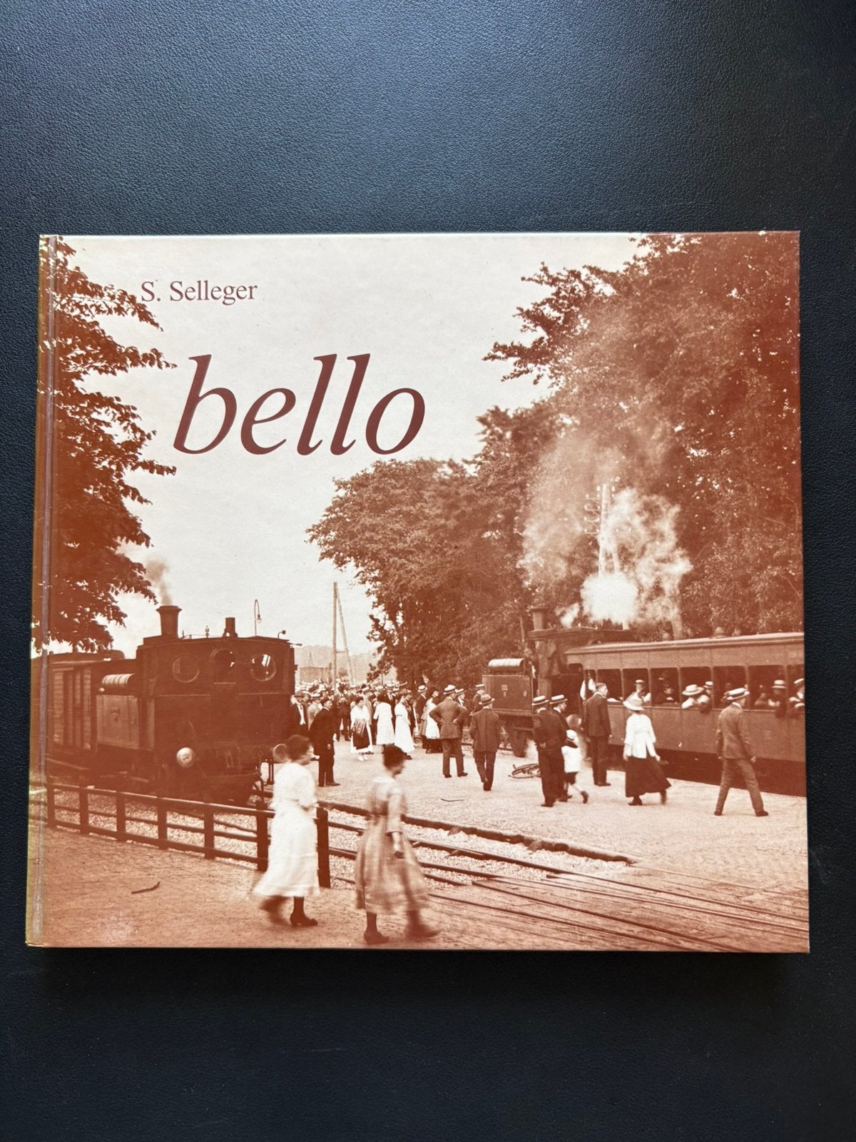 Bello (1979), Ophalen of Verzenden, Zo goed als nieuw, Tram, Boek of Tijdschrift