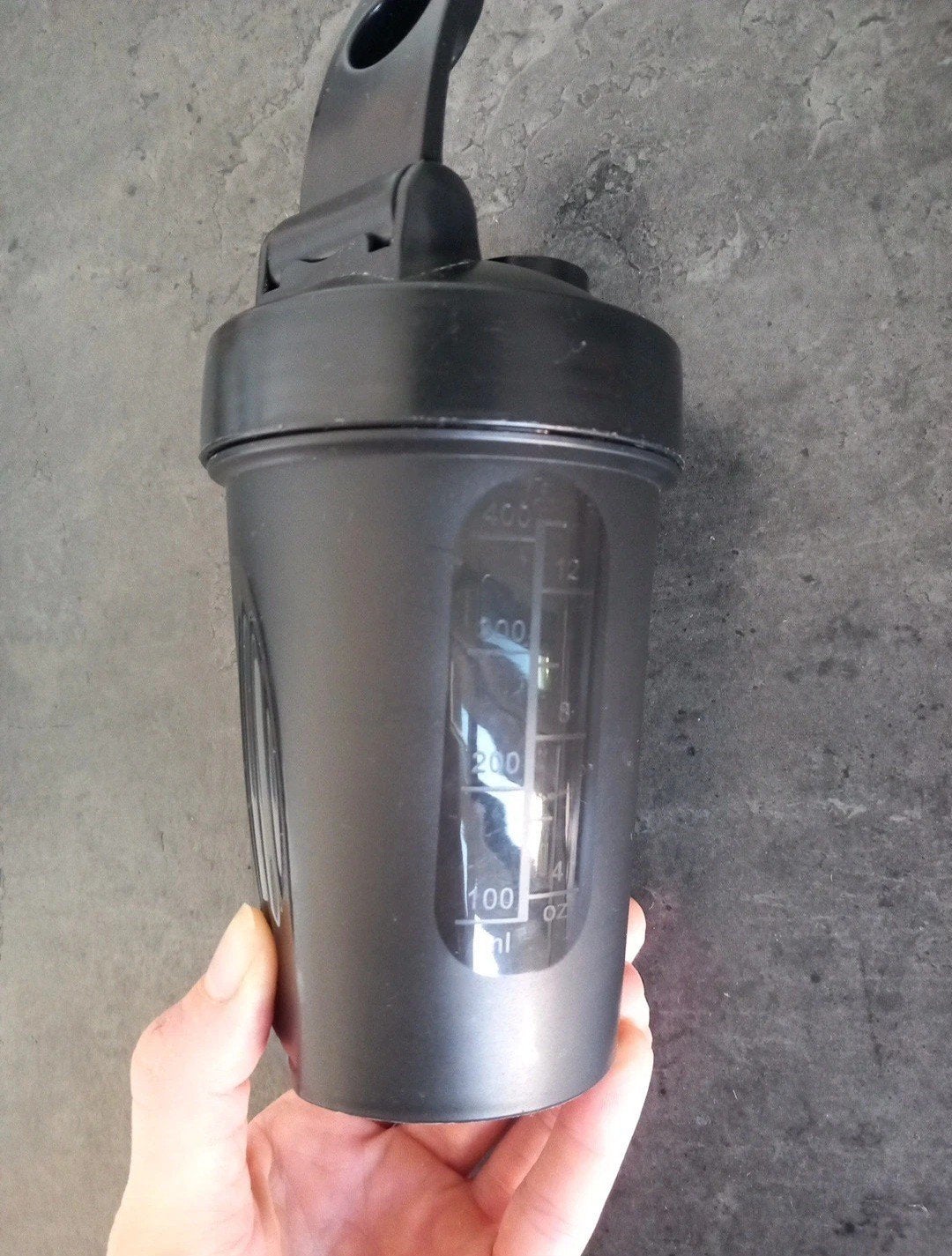 Zwarte shakebeker met spiraal, Ophalen of Verzenden, Zo goed als nieuw
