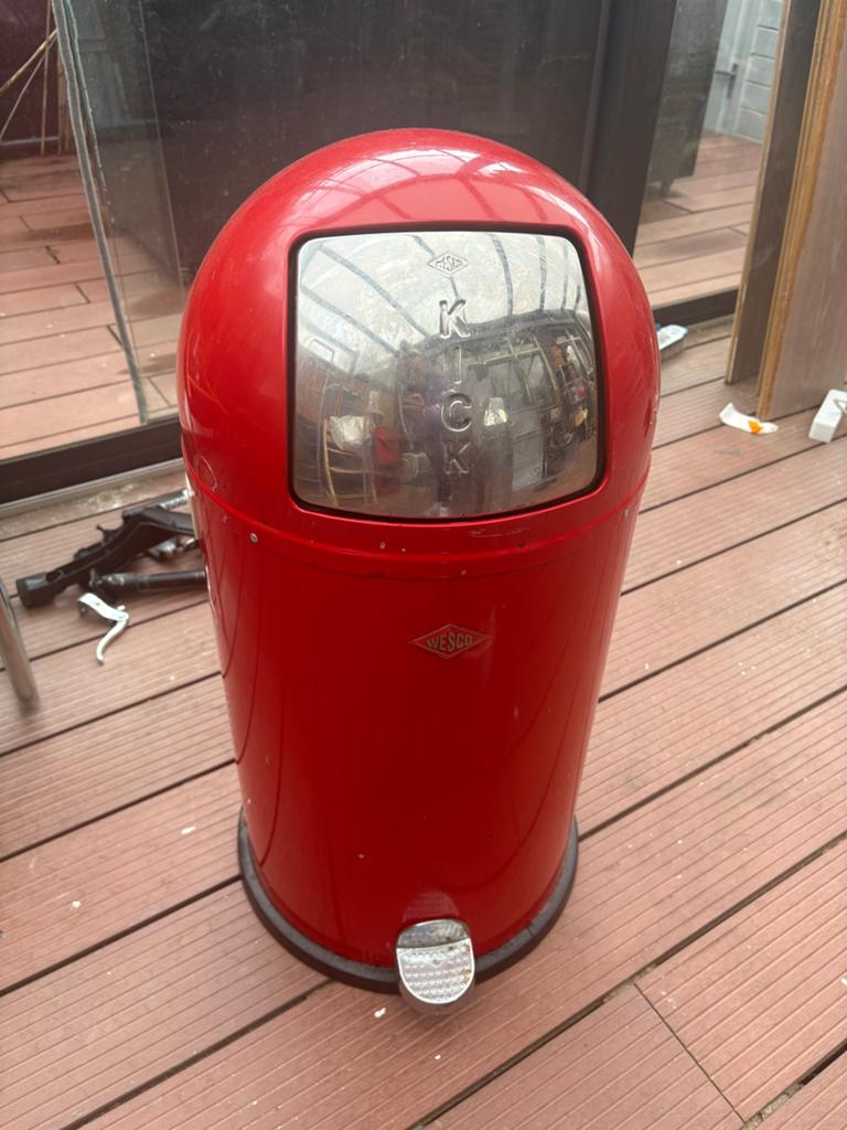 Rode Wesco Prullenbak - Gebruikte Staat, Met pedaal, Ophalen of Verzenden, 20 tot 30 liter, Zo goed als nieuw