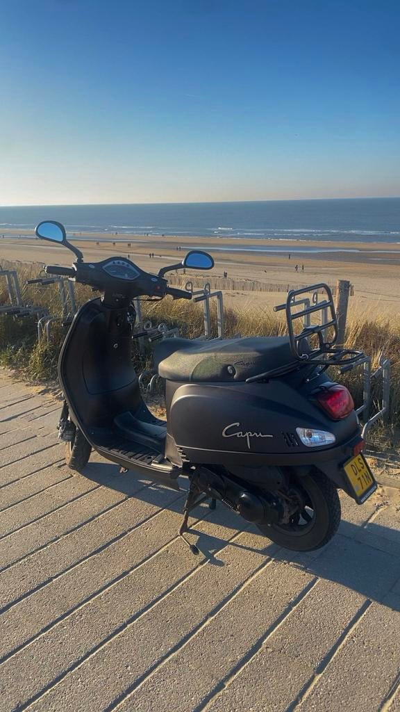 Santini Capri bromscooter, Ophalen, Maximaal 45 km/u, 0 versnellingen, Zo goed als nieuw