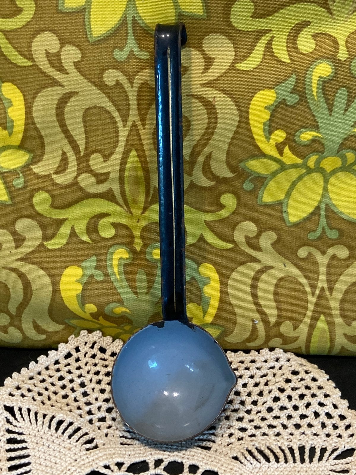 Vintage juslepel, zwart/grijs emaille (070826), Antiek en Kunst, Antiek | Emaille, Ophalen of Verzenden