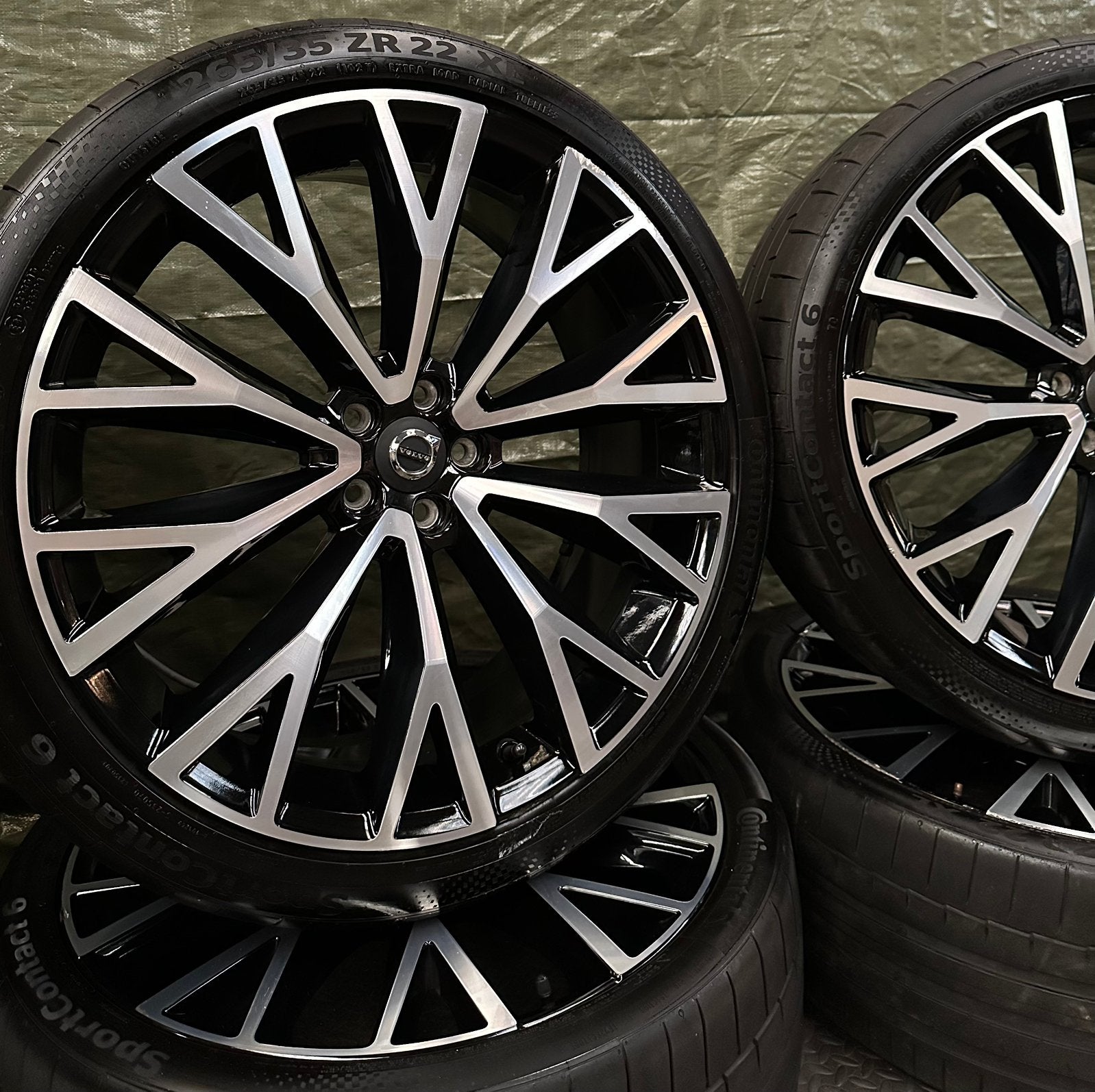 22 Inch Originele VOLVO R-Design velgen met zomerbanden, Auto-onderdelen, Ophalen, Overige maten, Zomerbanden, Banden en Velgen