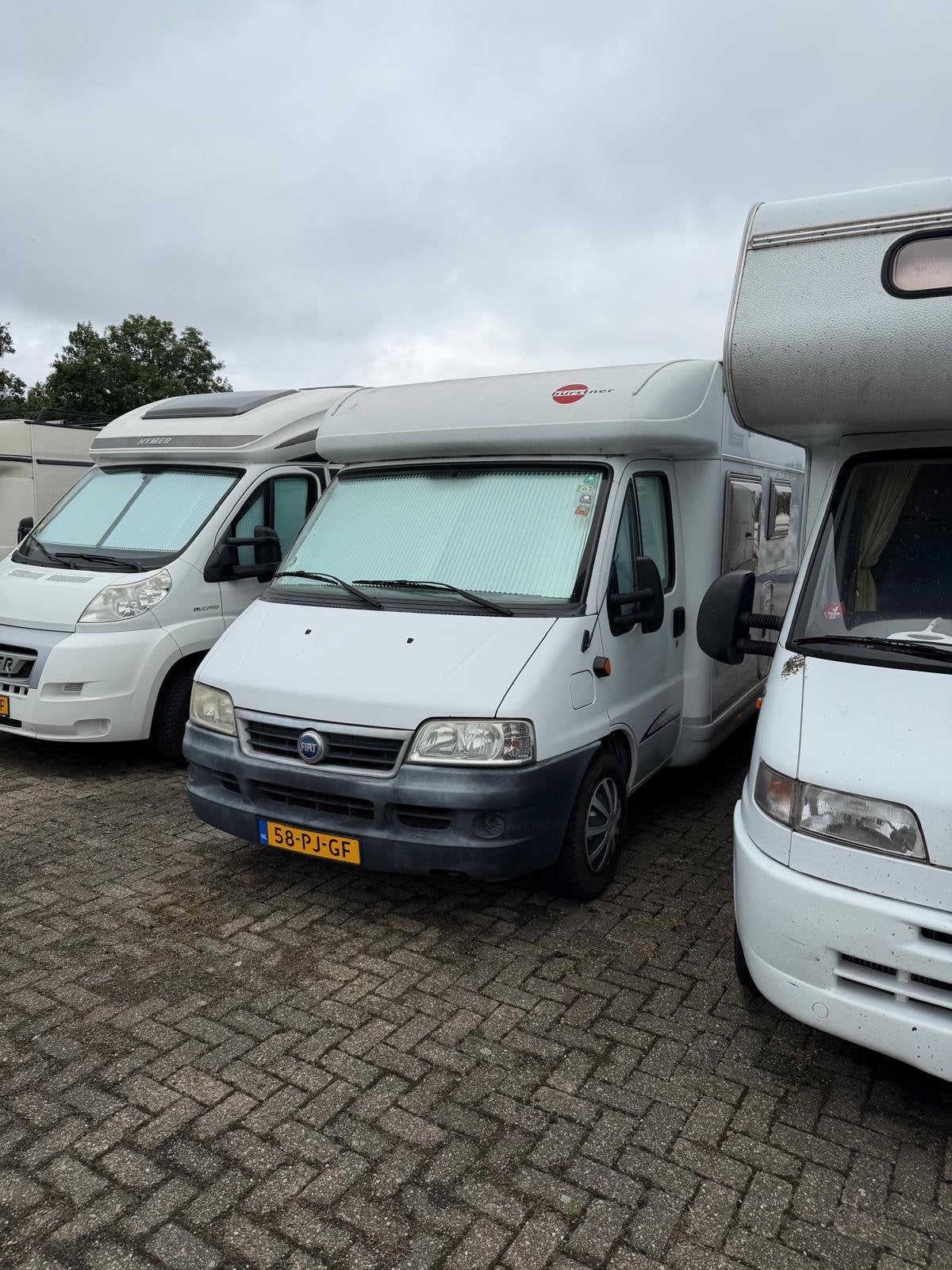 T.k.a. Bürstner T615, bouwjaar 2004, Caravans en Kamperen, Campers, Ringverwarming, Fiat, Koelkast, 6 tot 7 meter