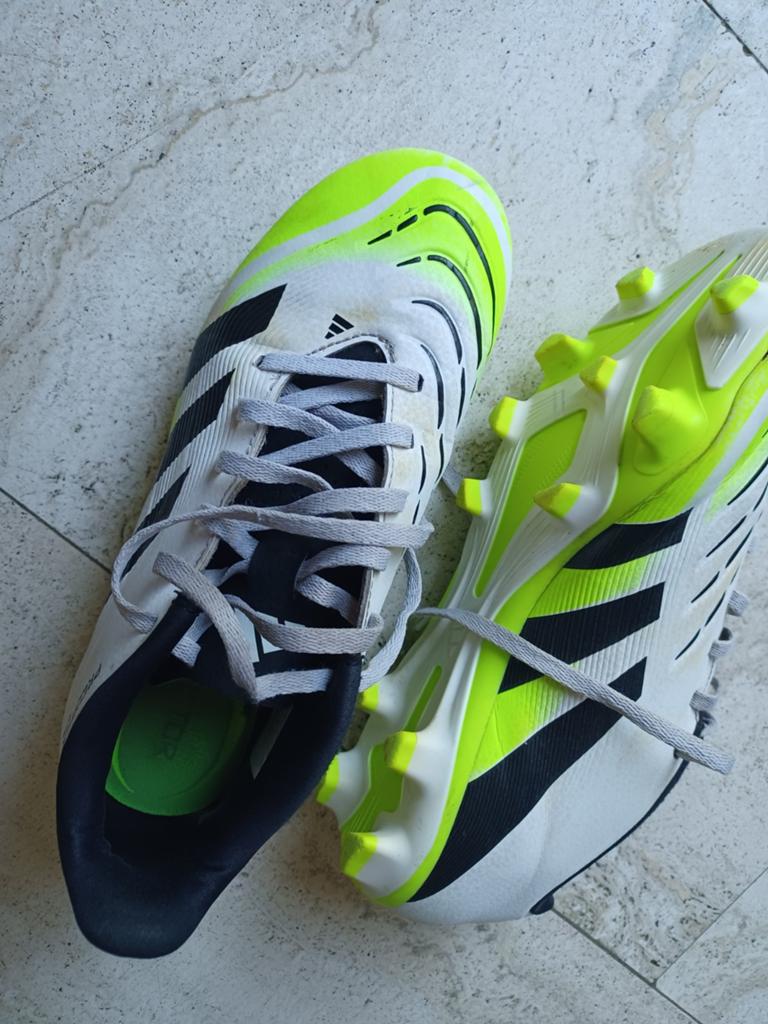 Adidas Predator voetbalschoenen maat 40, Sport en Fitness, Voetbal, Maat XS of kleiner, Ophalen, Gebruikt, Schoenen
