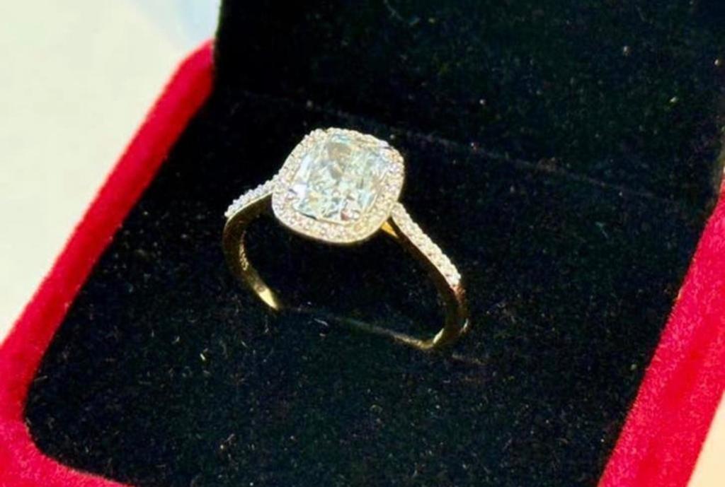 Geel gouden ring met VVS diamant 1.79ct en HRD certificaat!, Nieuw, Ophalen of Verzenden, 17 tot 18, Met edelsteen