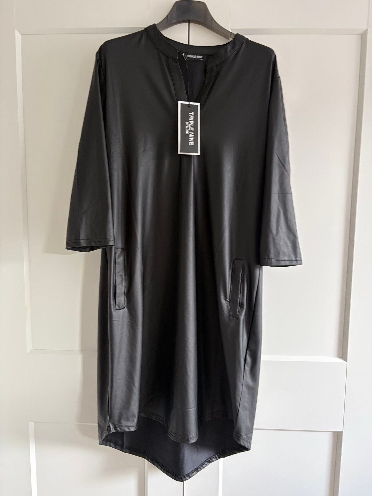 Nieuwe Triple Nine lederlook jurk/tuniek XL, Kleding | Dames, Ophalen of Verzenden, Nieuw, Zwart, Boven de knie
