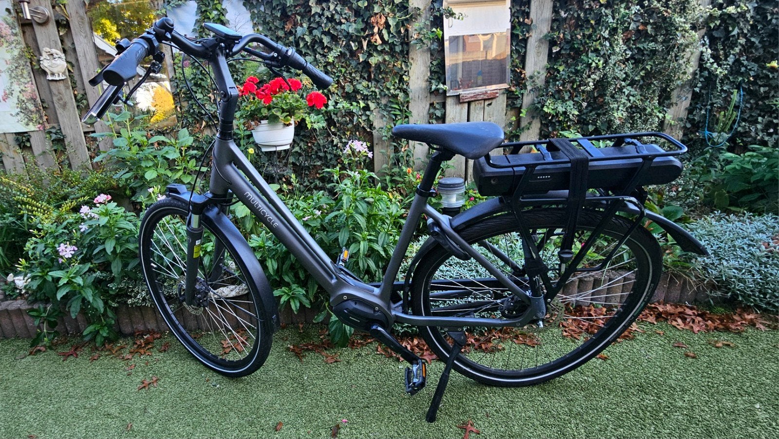 Multi Cycle Solo EMI E-bike met schade aan achterwiel, Fietsen en Brommers, Gebruikt, 47 tot 51 cm, 50 km per accu of meer, Ophalen