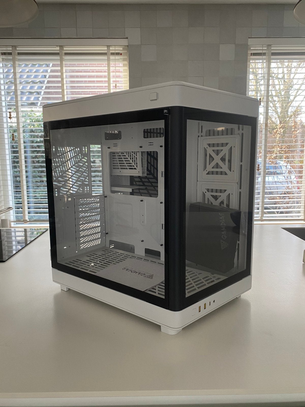Nog nooit gebruikte pc behuizing., Computers en Software, Serverkasten, Ophalen of Verzenden, Nieuw, Glas, Geperforeerd