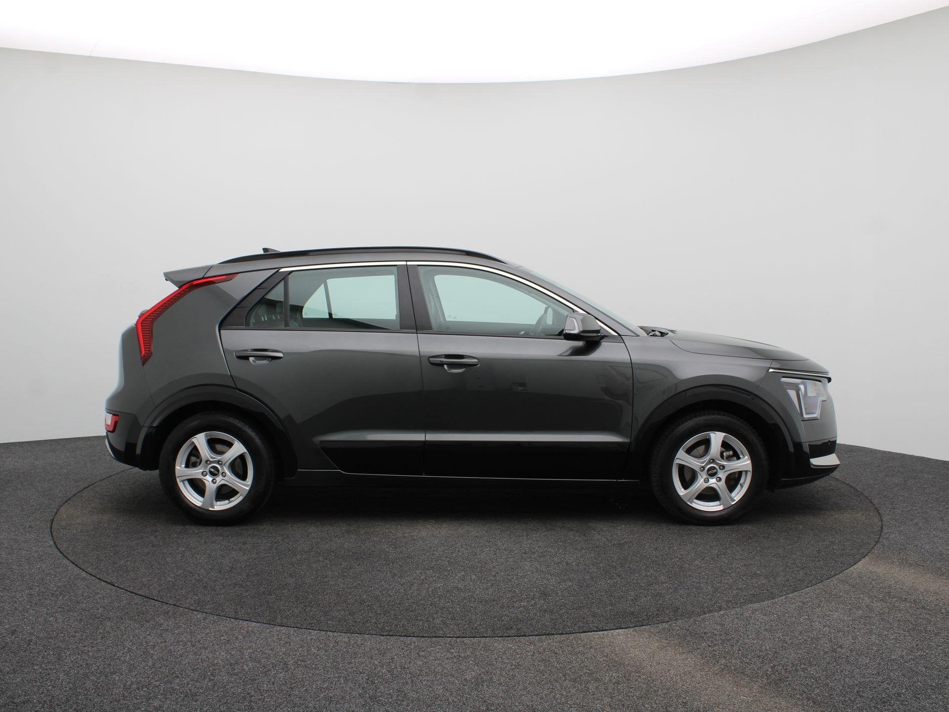 Foto 8 van Kia Niro 1.6 GDi Hybrid DynamicLine | Clima | Navi | Trekhaa