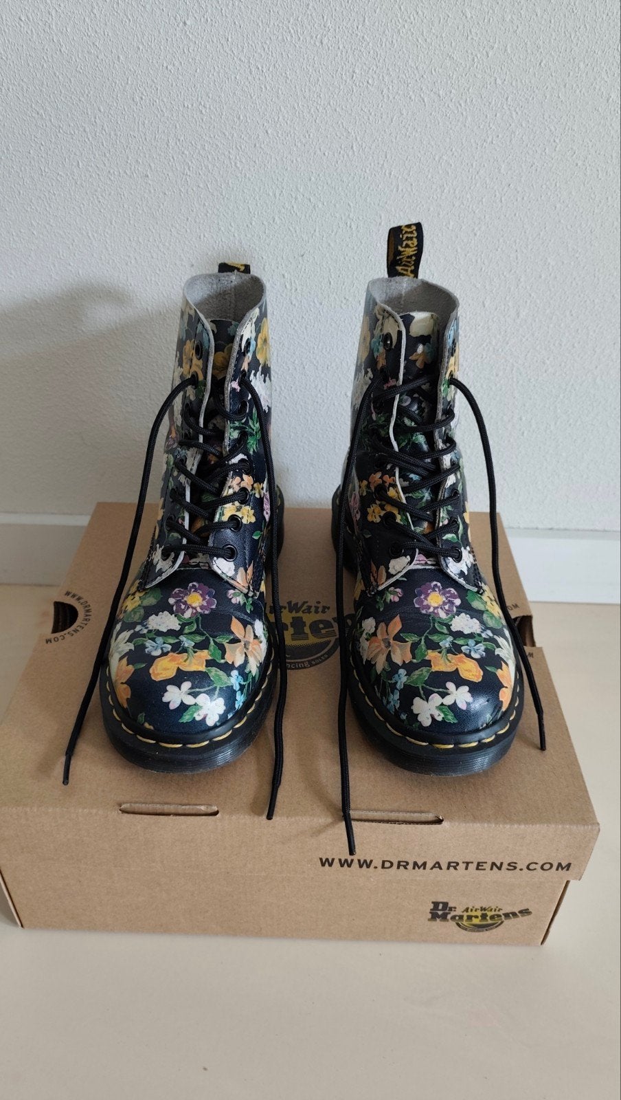 Dr. Martens Pascal bloemenprint laarzen maat 37, Kleding | Dames, Schoenen, Zwart, Lage of Enkellaarzen, Ophalen of Verzenden